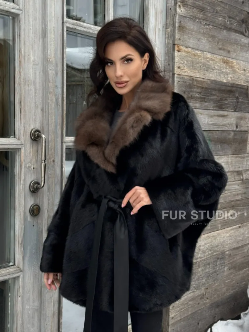 Черная шуба из норки с английским воротником из куницы - фото 0