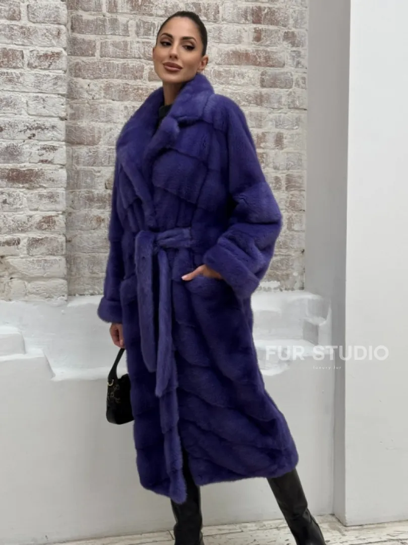 Норковая шуба кимоно с английским воротником в фиолетовом цвете - фото 8