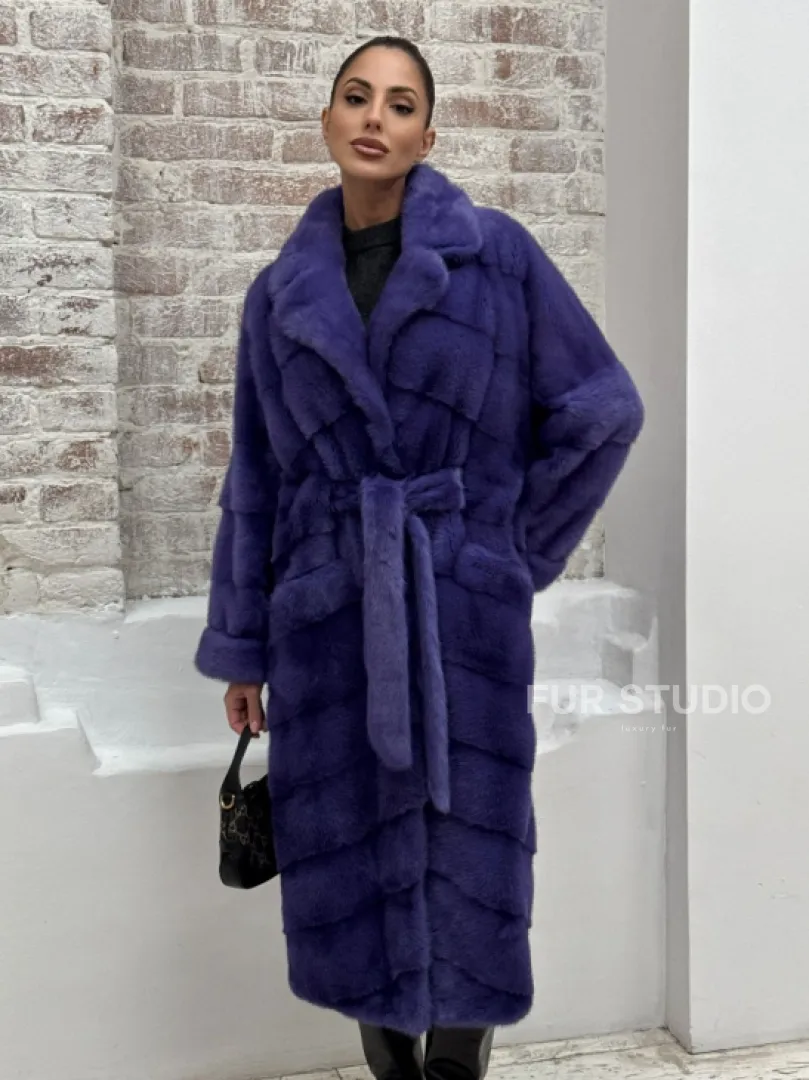 Норковая шуба кимоно с английским воротником в фиолетовом цвете - фото 9