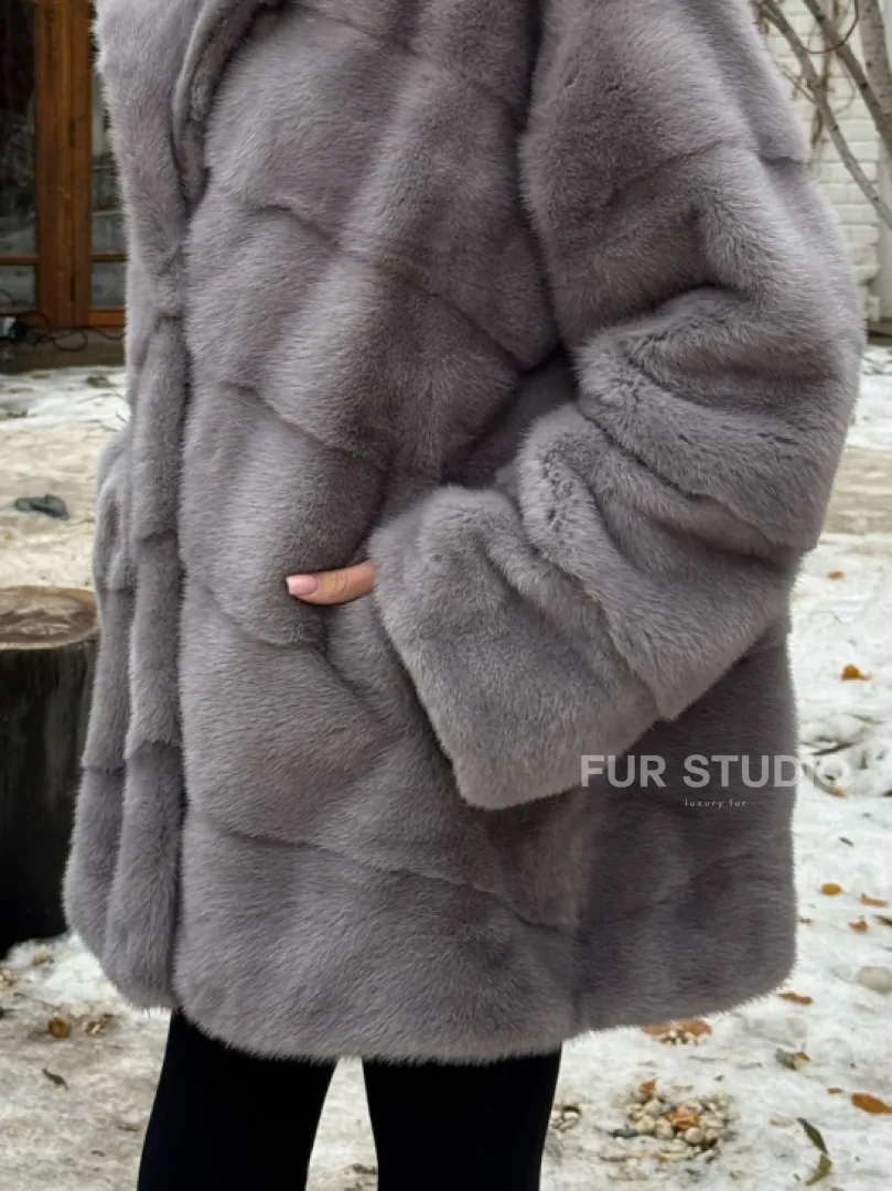 Полушубок норковый с капюшоном - фото 2