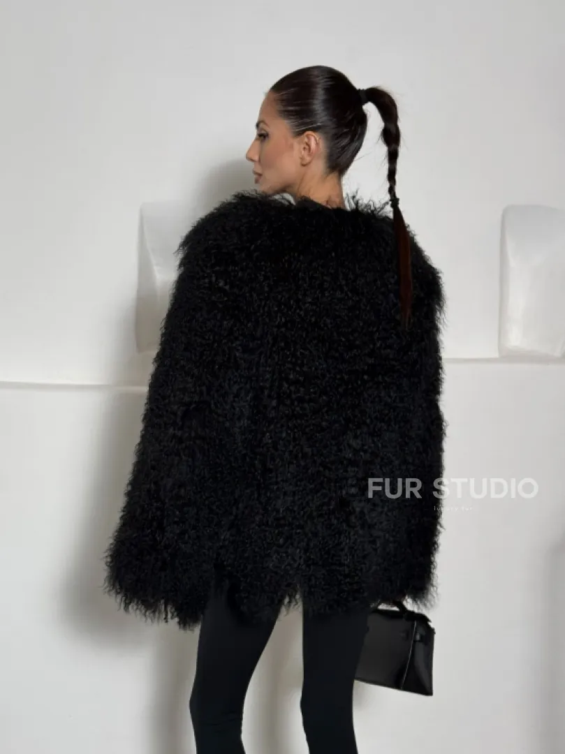 Черная шуба из меха ламы воротник шанель - фото 7