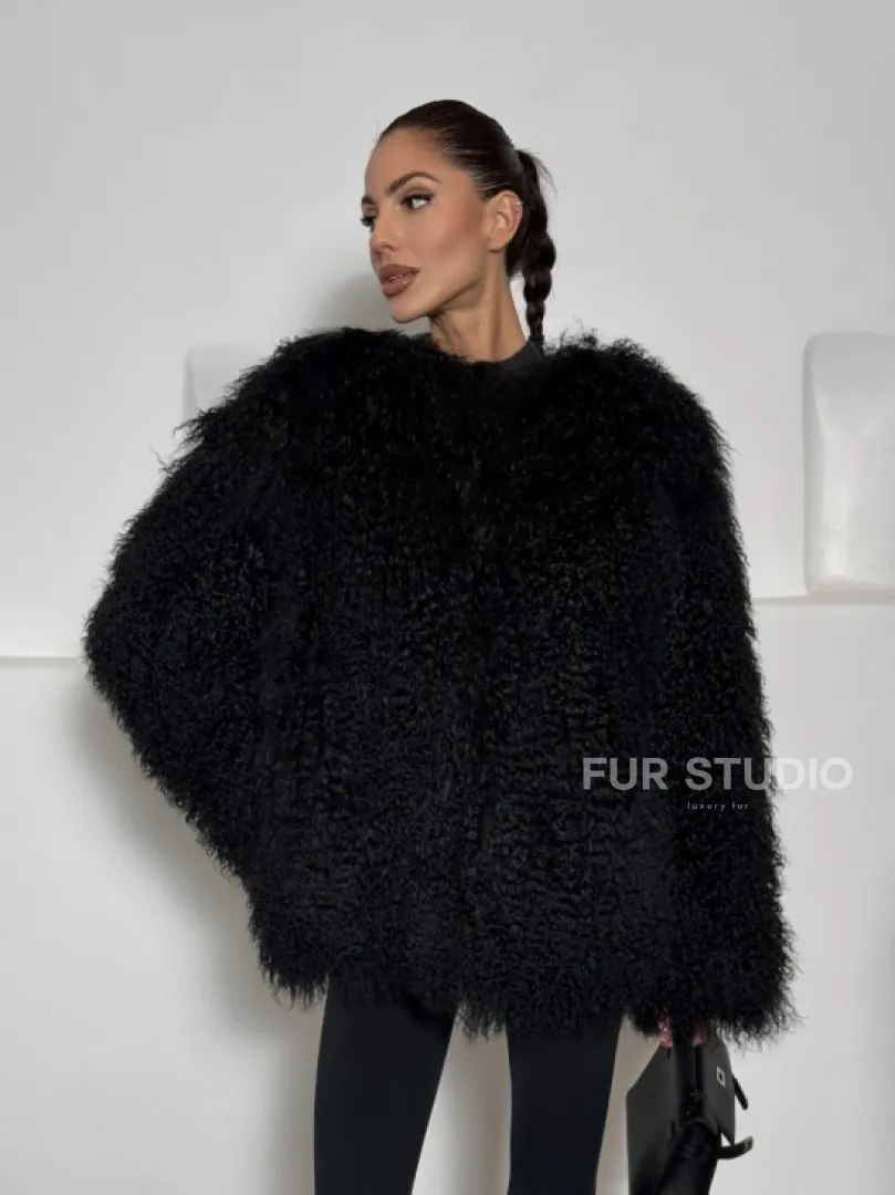 Черная шуба из меха ламы воротник шанель - фото 8