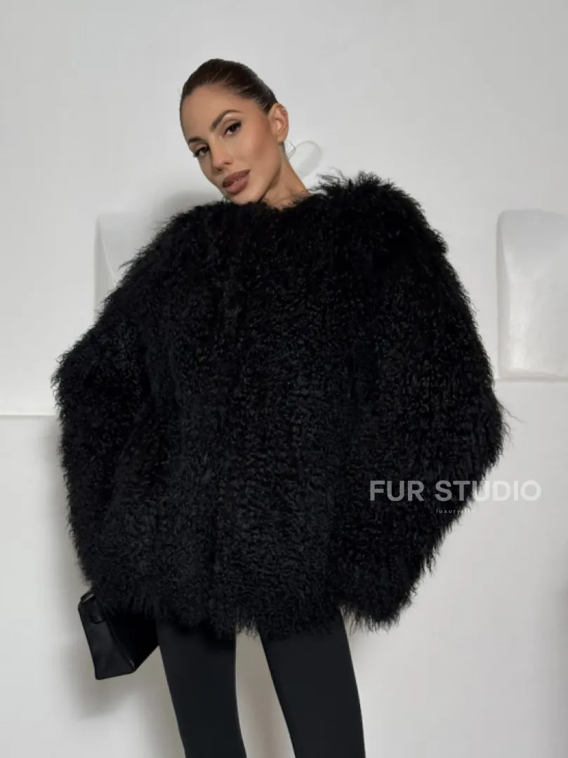 Черная шуба из меха ламы воротник шанель - фото 5