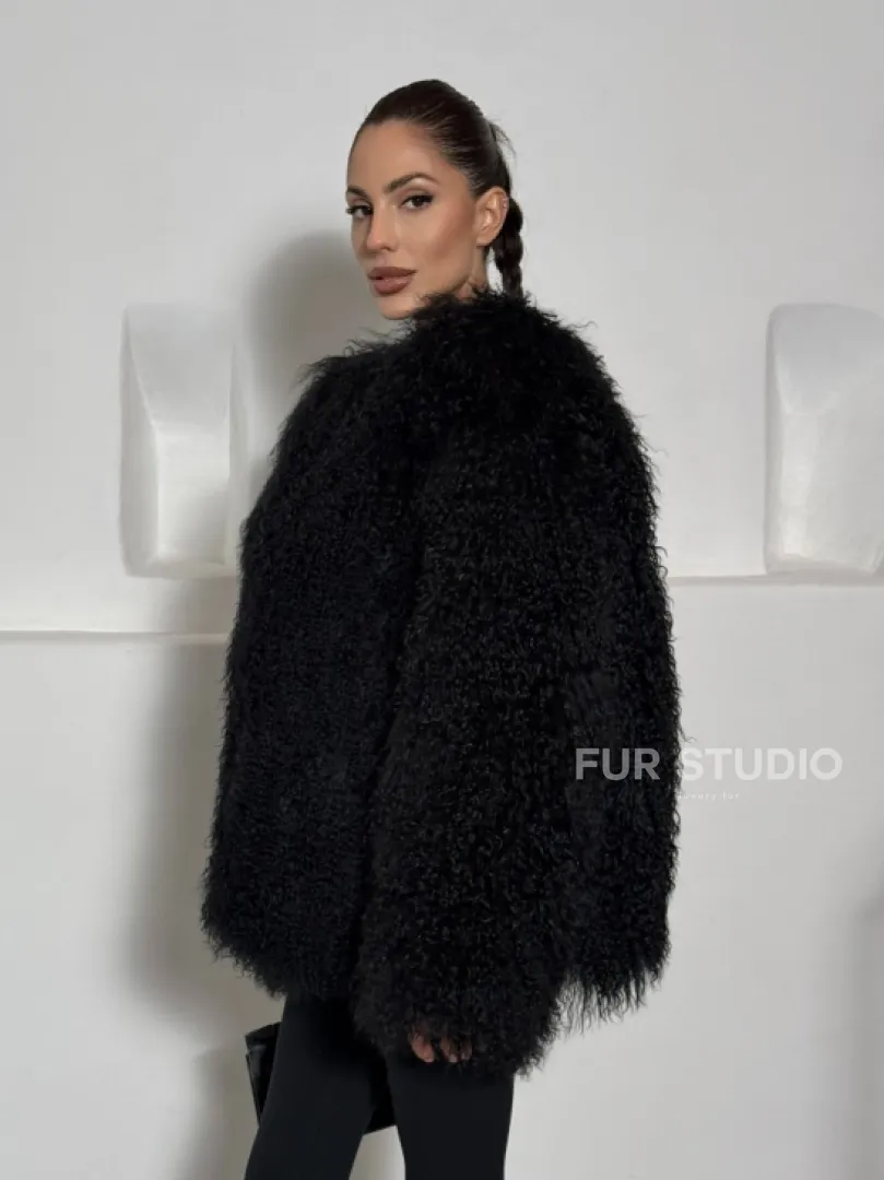 Черная шуба из меха ламы воротник шанель - фото 3