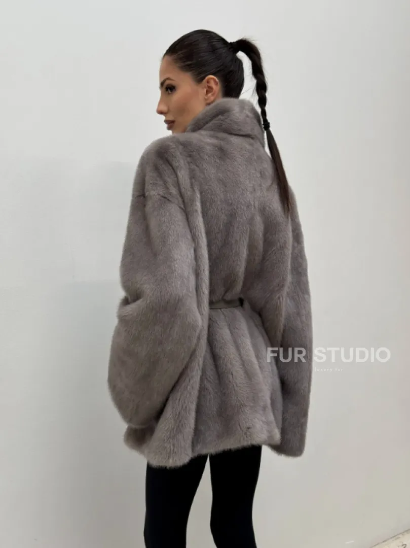 Норковый полушубок кимоно с V-образным воротником в сером цвете - фото 9