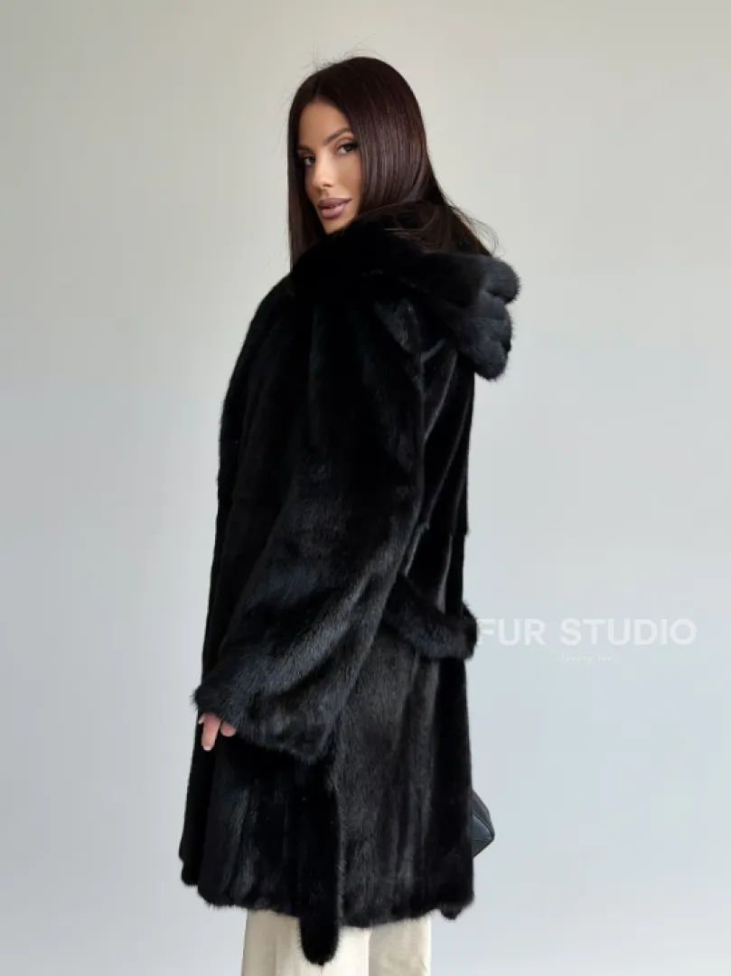 Норковая шуба с капюшоном и меховым поясом в цвете Black