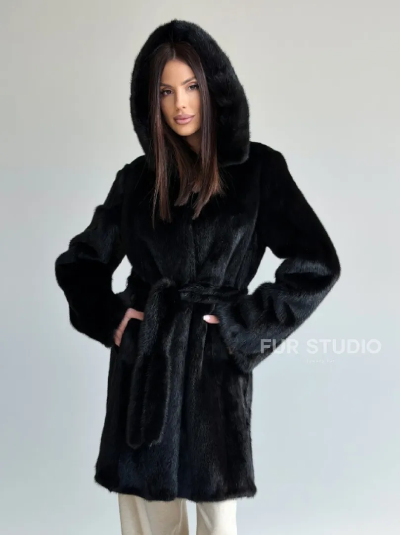 Норковая шуба с капюшоном и меховым поясом в цвете Black