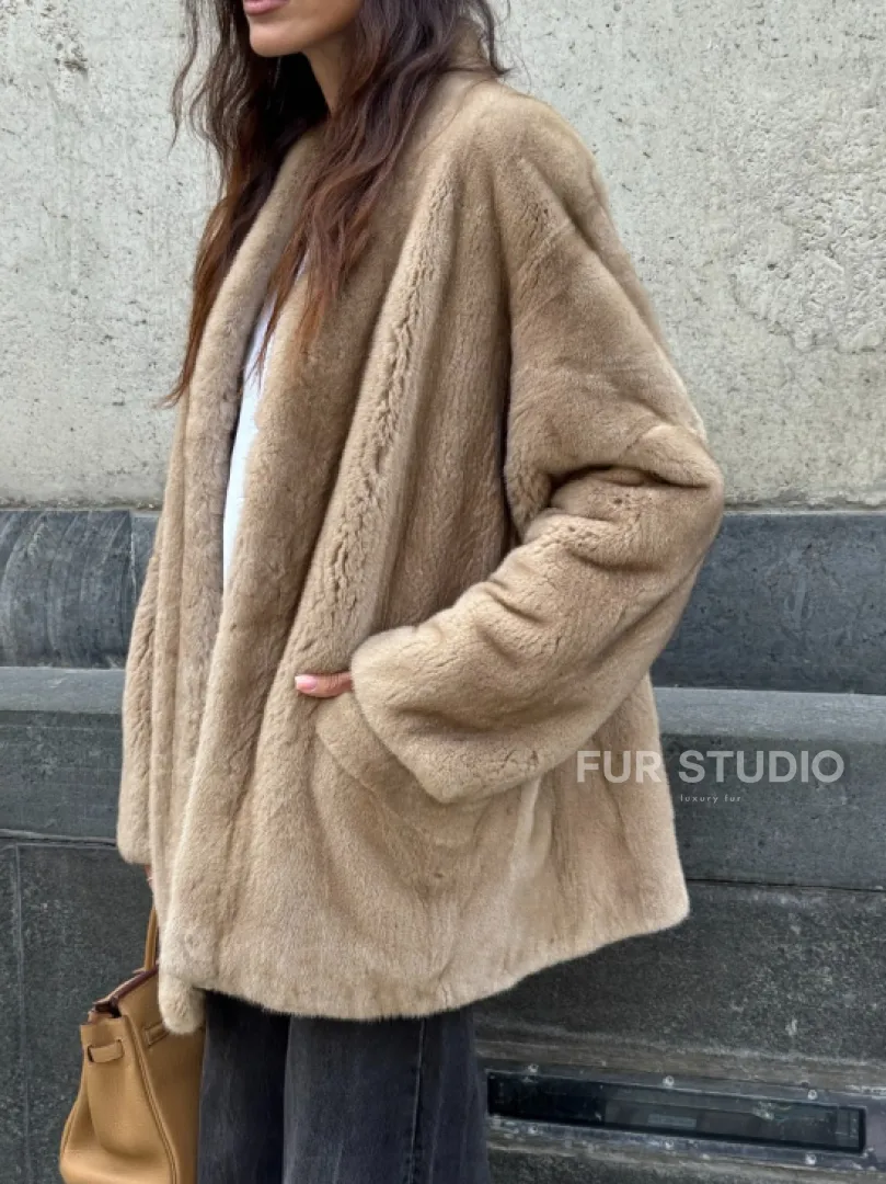 Норковый жакет в натуральном цвете пастель с V-образным воротником - фото 2