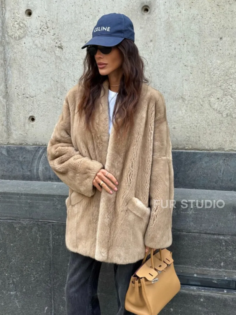 Норковый жакет в натуральном цвете пастель с V-образным воротником - фото 7