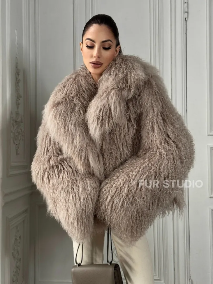 Шуба из меха ламы «Пломбир» с английским воротником - фото 5