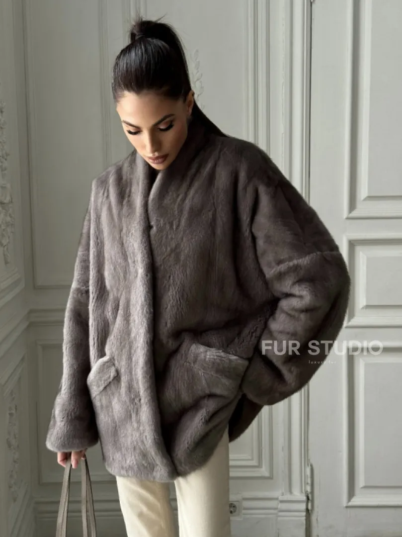 Женский меховой норковый полушубок с V-образным воротником - фото 4