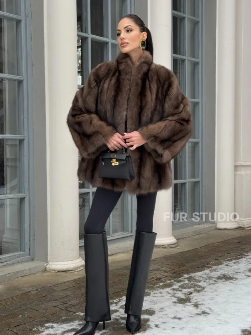 Полушубок из баргузинского соболя с V-образным воротником седина 2/3 - фото 12