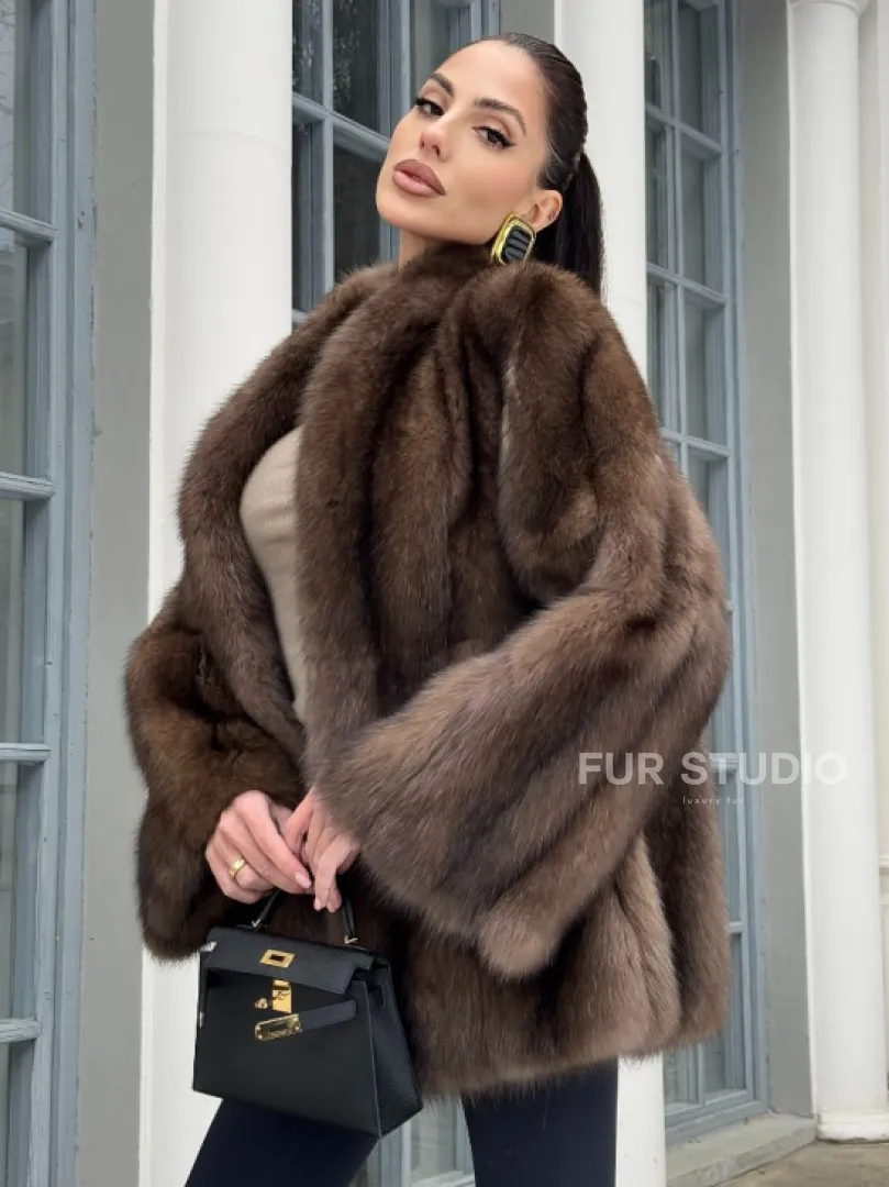 Полушубок из баргузинского соболя с V-образным воротником седина 2/3