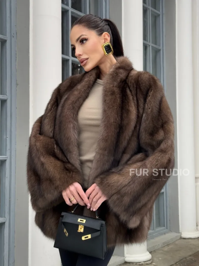 Полушубок из баргузинского соболя с V-образным воротником седина 2/3