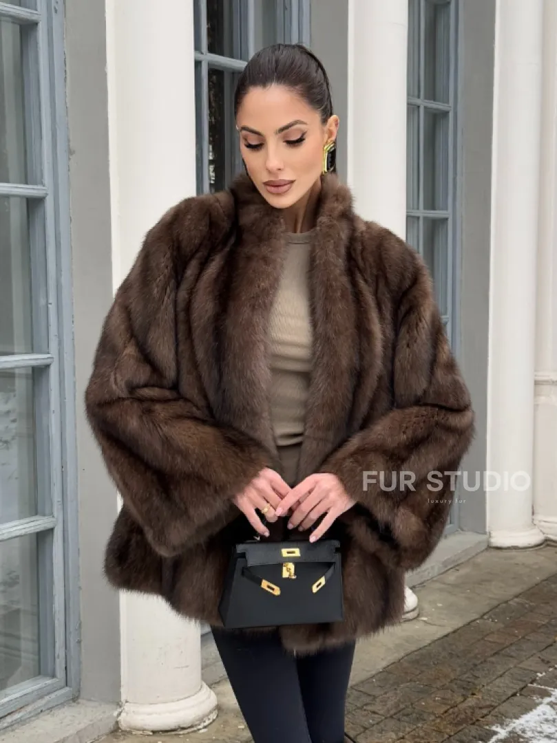 Полушубок из баргузинского соболя с V-образным воротником седина 2/3