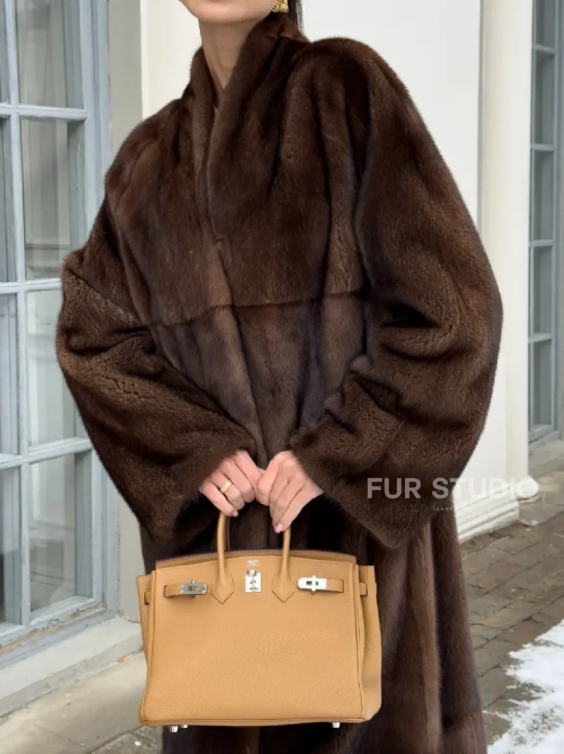 Цельнокроенная норковая шуба из североамериканской норки соболиного оттенка - фото 2