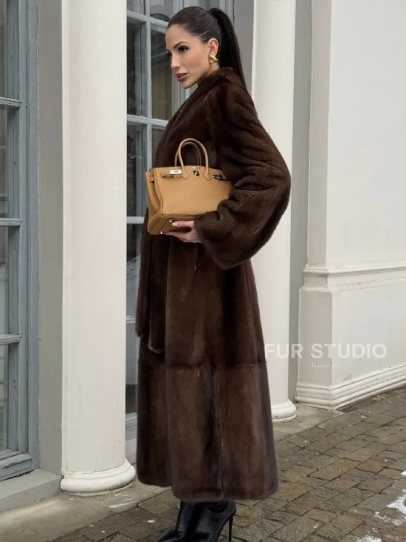 Цельнокроенная норковая шуба из североамериканской норки соболиного оттенка - фото 3