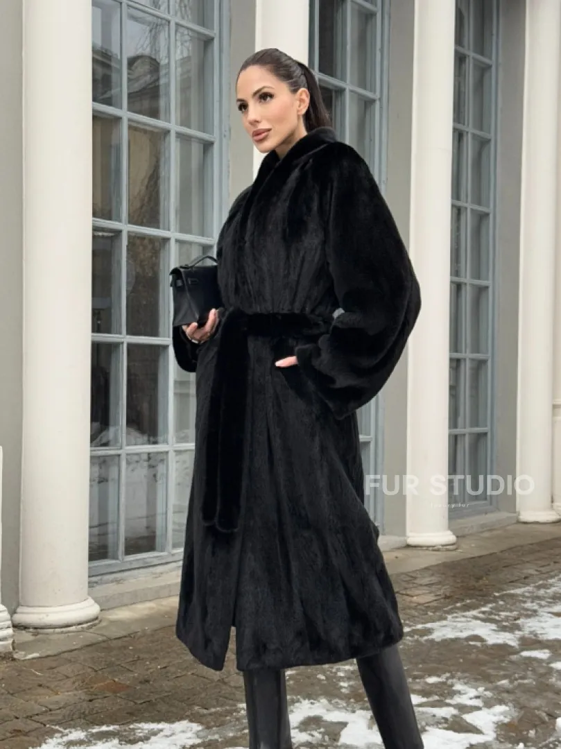 Натуральная женская норковая шуба из аукционного меха норки Blackglama