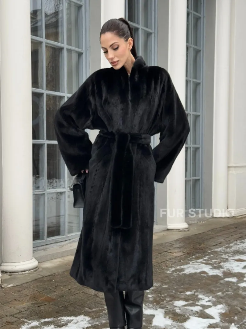 Натуральная женская норковая шуба из аукционного меха норки Blackglama