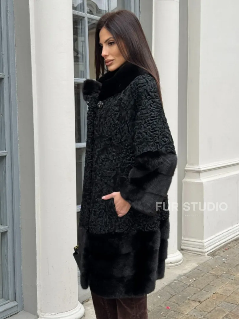 Черная шуба из меха каракульчи с отделкой из меха норки - фото 7