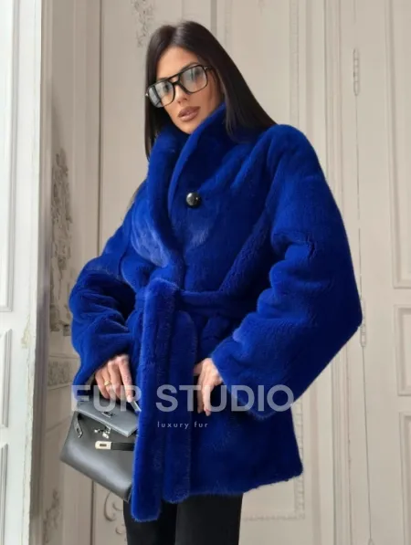 Полушубок из меха премиальной плюшевой норки Electric Blue - фото 9