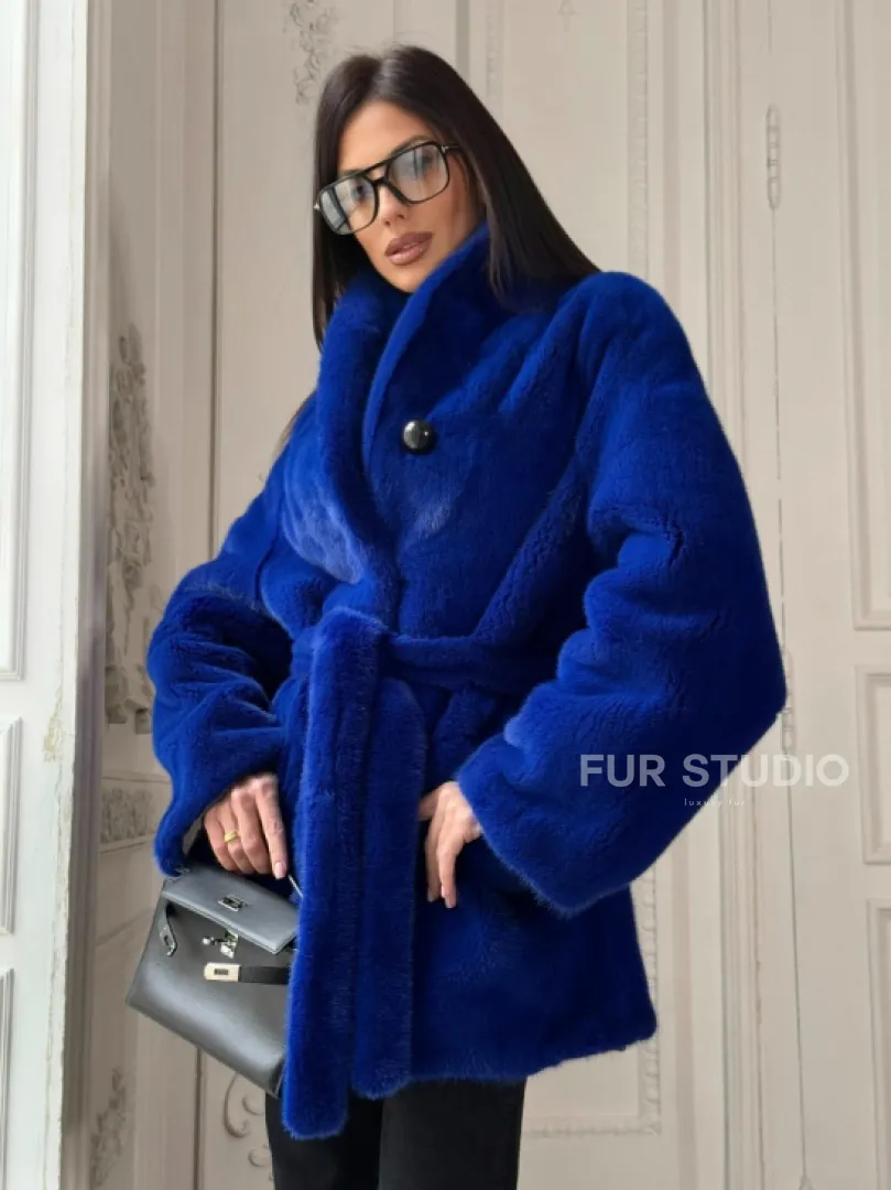 Полушубок из меха премиальной плюшевой норки Electric Blue - фото 9