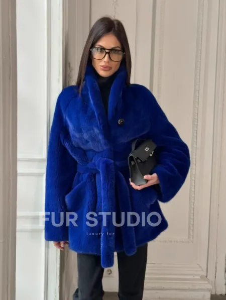 Полушубок из меха премиальной плюшевой норки Electric Blue - фото 8