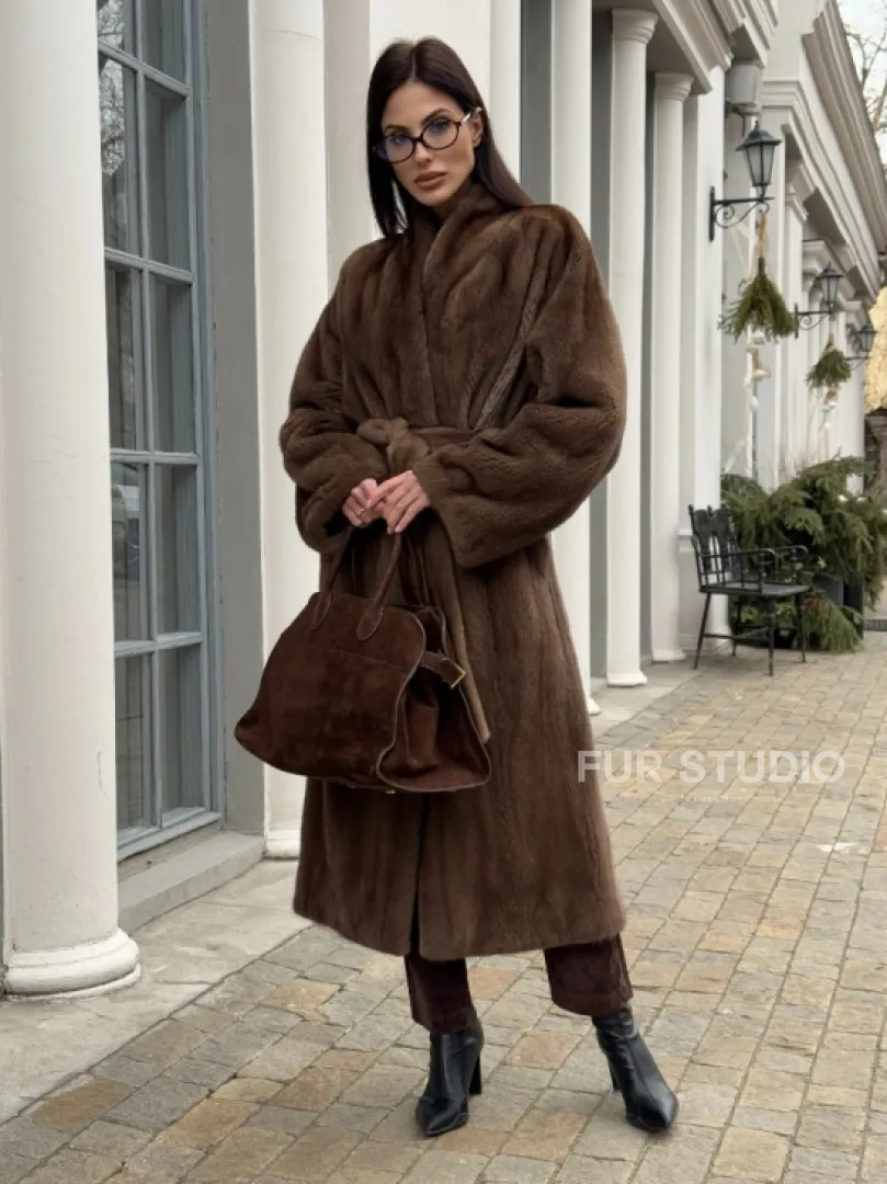 Натуральная шуба пастель из скандинавской норки SAGA FURS SUPERIOR