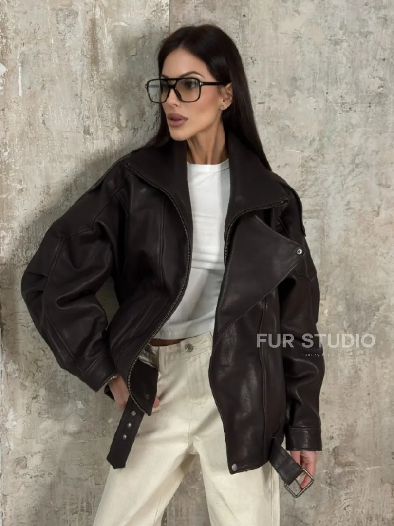 Модная кожаная куртка - бомбер на резинке из натуральной гладкой кожи - фото 8