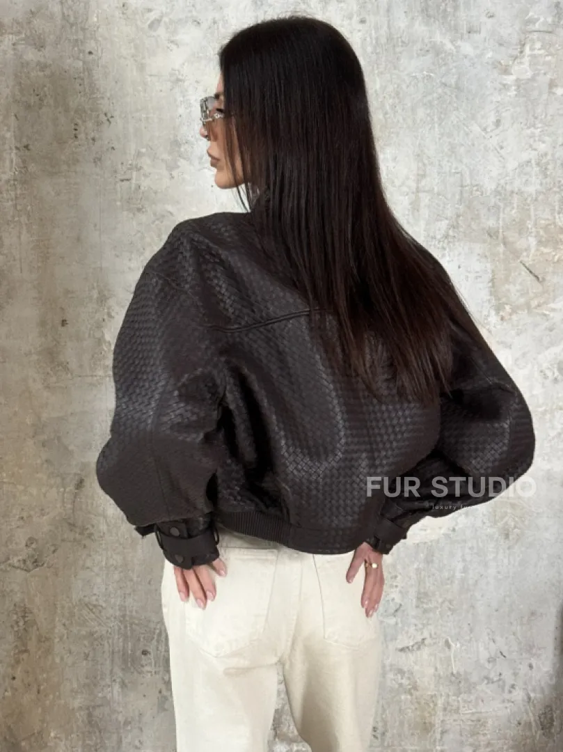 Женский бомбер из натуральной плетёной кожи - фото 3