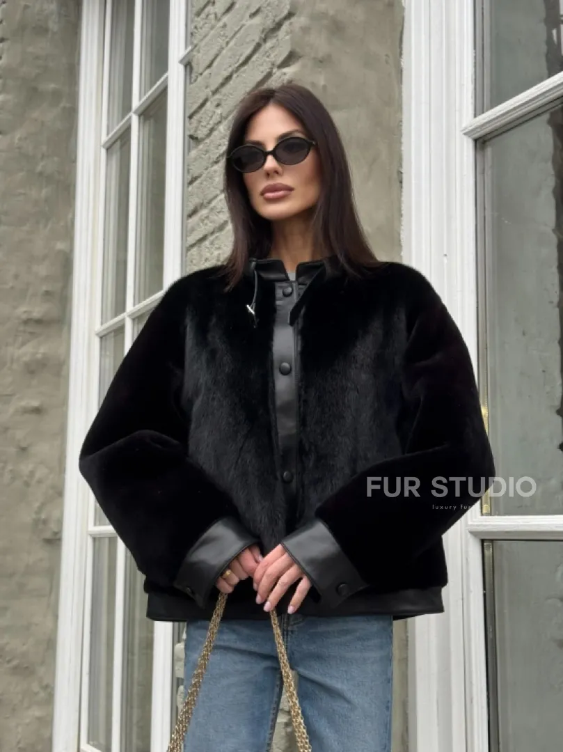 Куртка из мутона с мехом норки - черная - фото 8