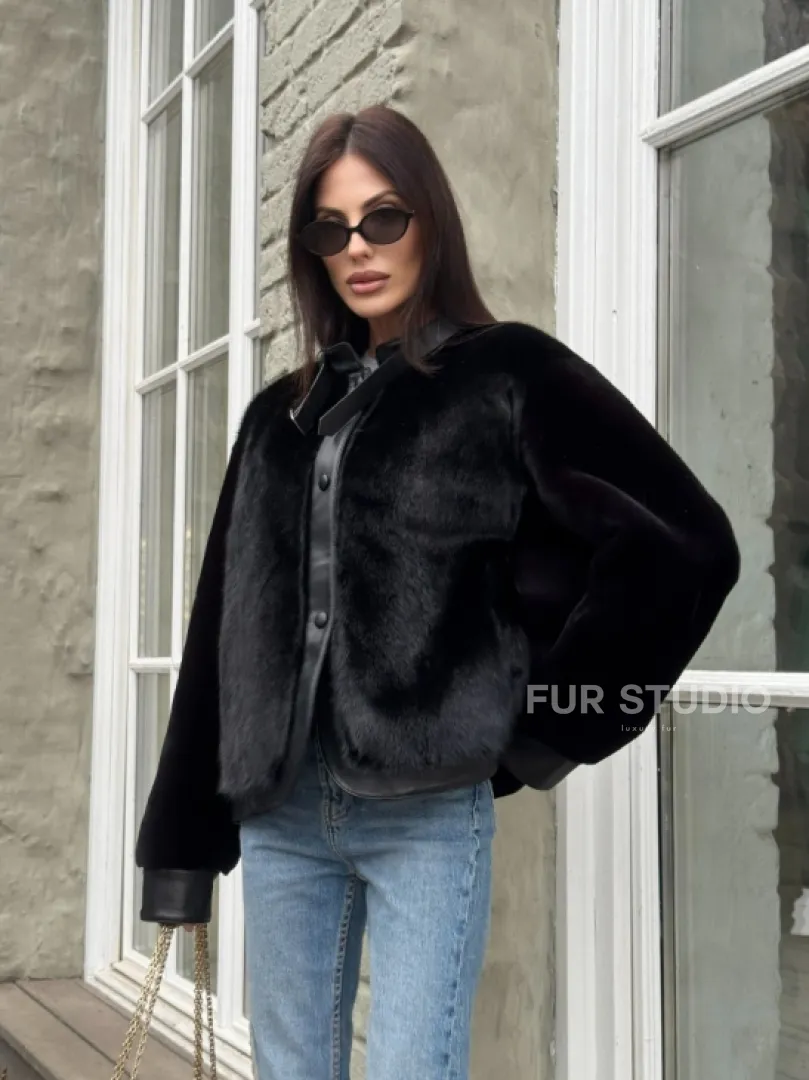 Куртка из мутона с мехом норки - черная - фото 6