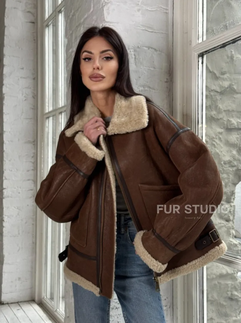 Женская короткая дубленка Brown vintage из натуральной овчины кёрли - фото 10