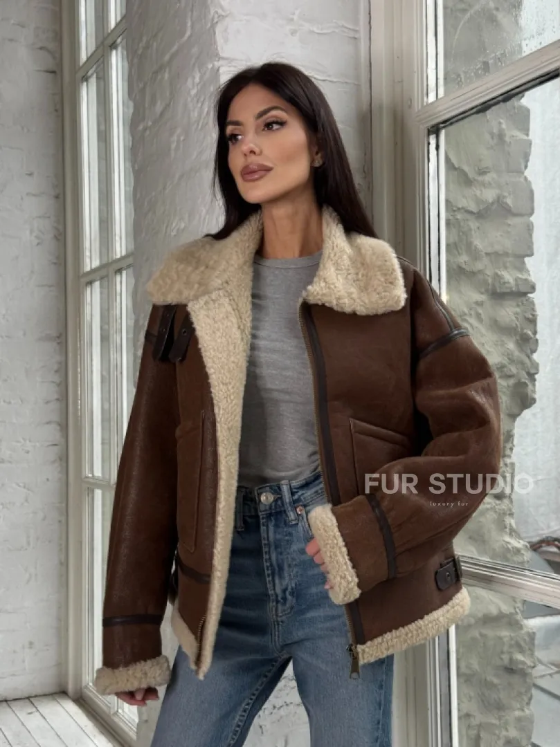 Женская короткая дубленка Brown vintage из натуральной овчины кёрли - фото 11