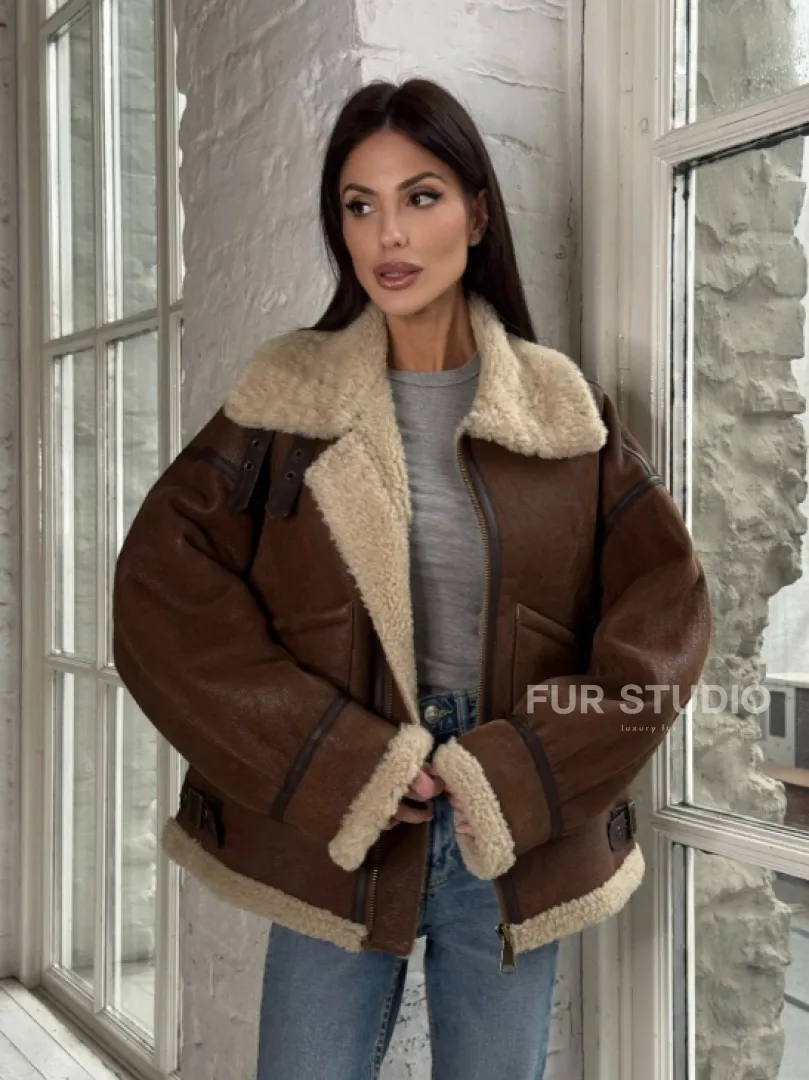 Женская короткая дубленка Brown vintage из натуральной овчины кёрли - фото 9