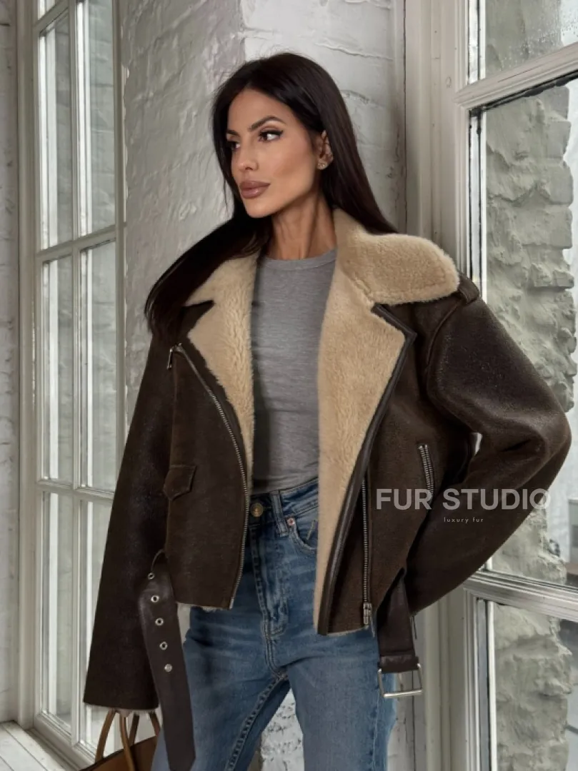 Короткая молодежная косуха-дублёнка из натуральной овчины - фото 0