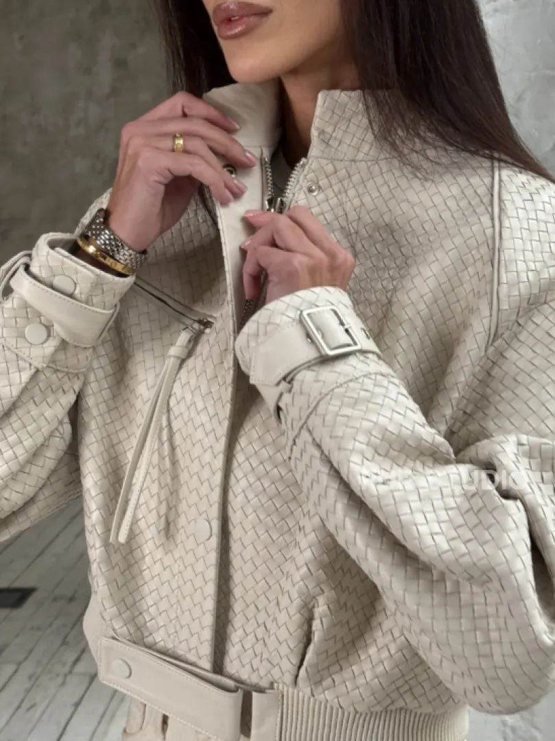 Женская курточка - бомбер из плетеной кожи Ivory - фото 1