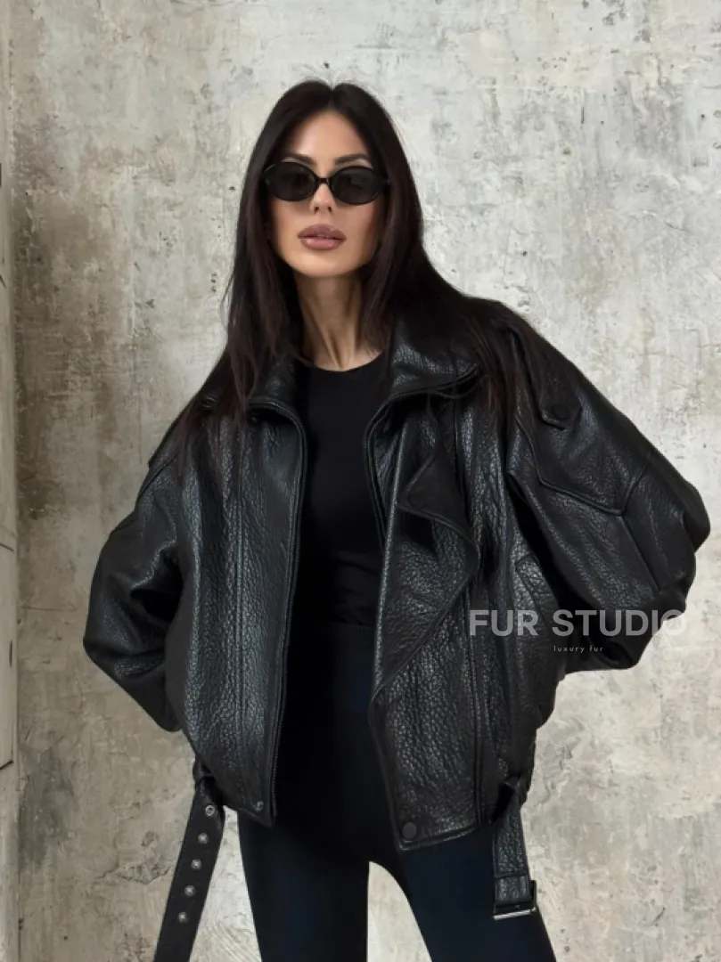 Черная бомбер-курточка «Оверсайз» из кожи Джумбо с двойным воротником и карманами