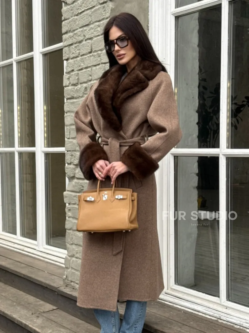 Демисезонное пальто - халат с отделкой из меха норки - фото 5