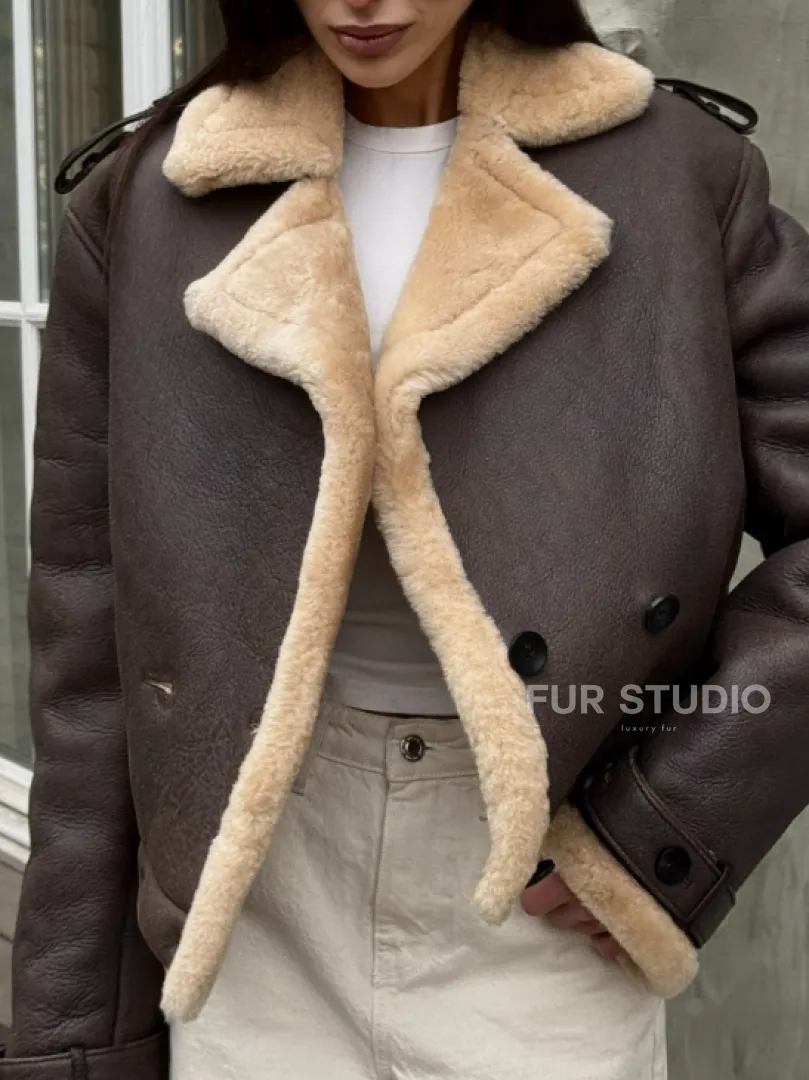 Кроп - дубленка двубортная Dark brown на пуговицах - фото 1