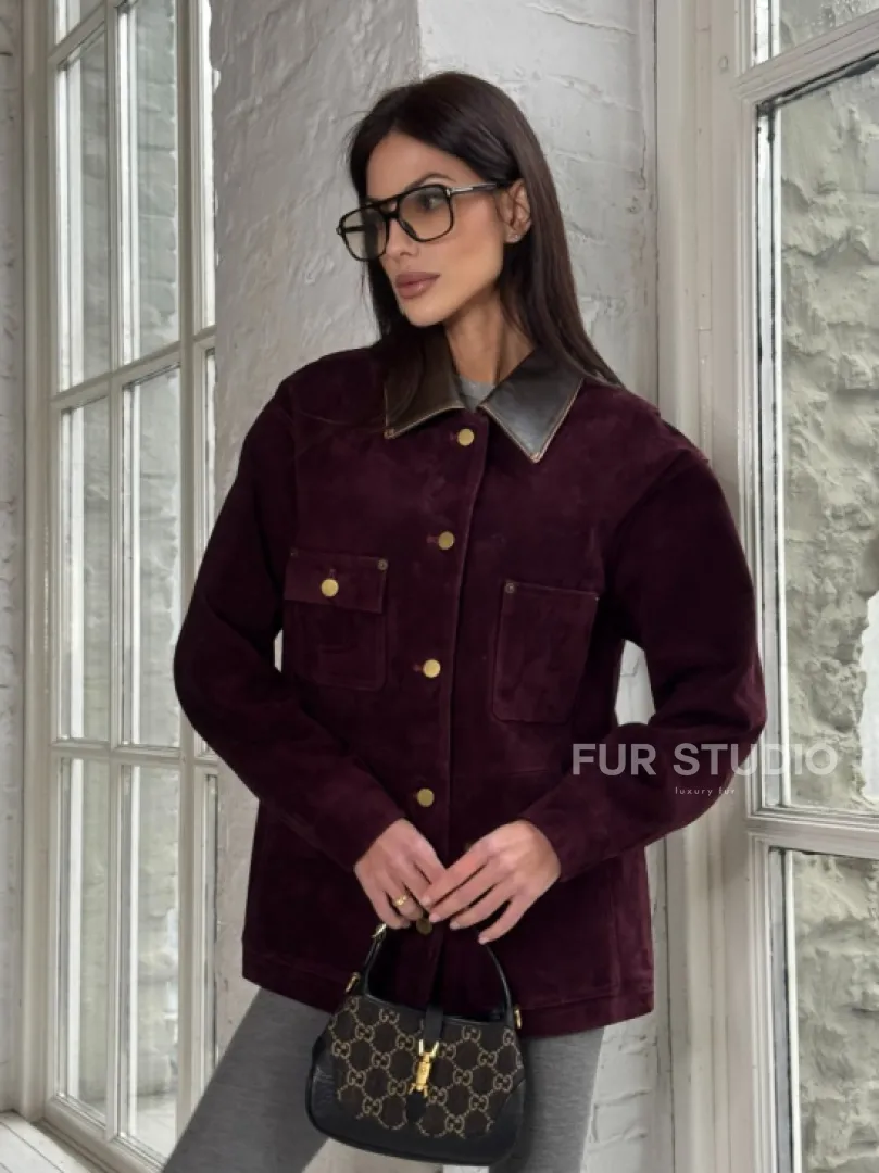 Куртка в «рабочем стиле» из замши Burgundy с отложным воротником, весна-лето 2025 - фото 5