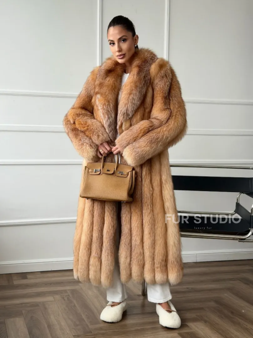 Длинная шуба из меха лисы Vintage gold с шалевым воротником - фото 0