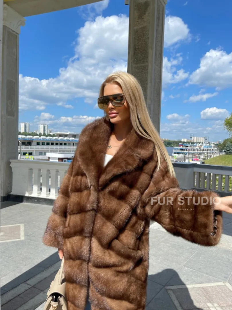 Удлиненная норковая шуба в цвете соболь - фото 0