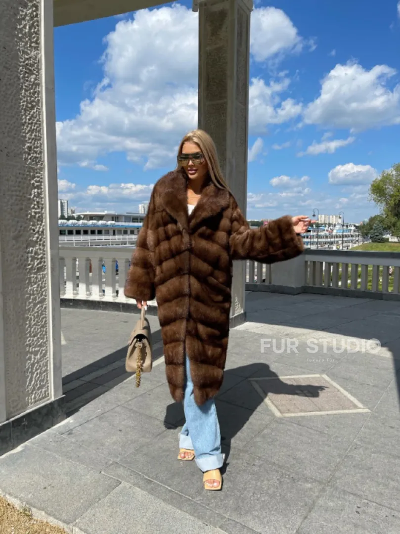 Удлиненная норковая шуба в цвете соболь - фото 1