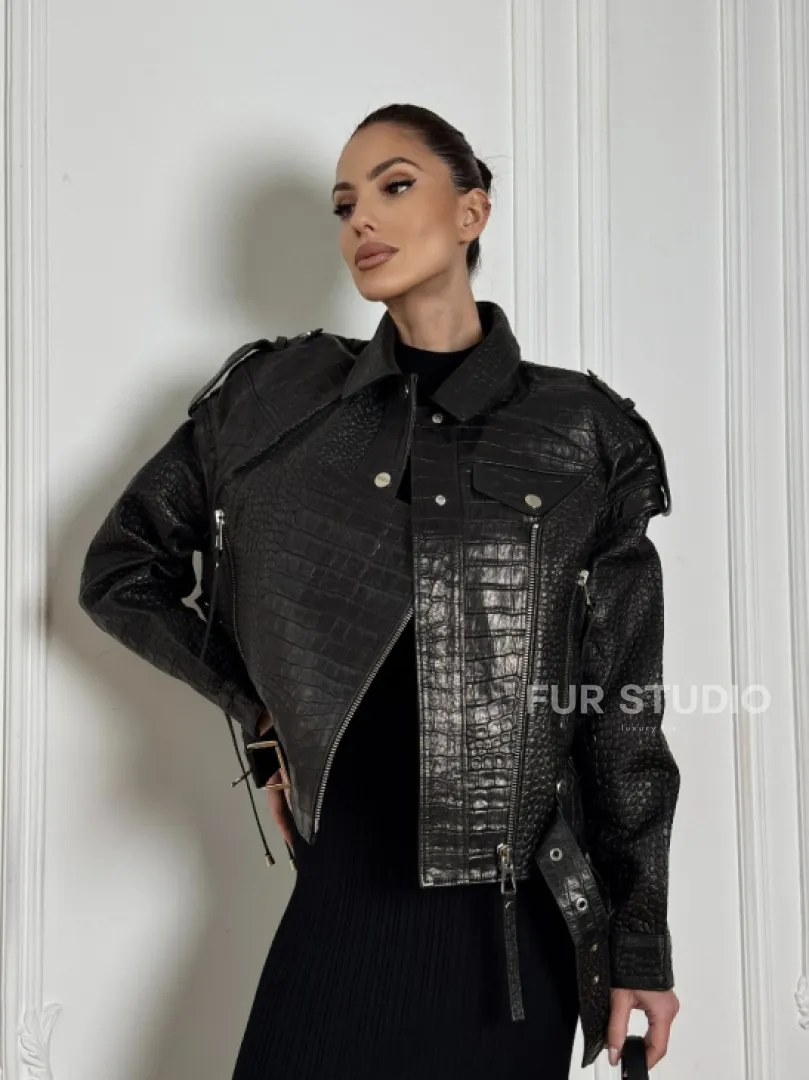 Укороченная куртка из натуральной кожи «CROCO» BLACK со шнуровкой на спине