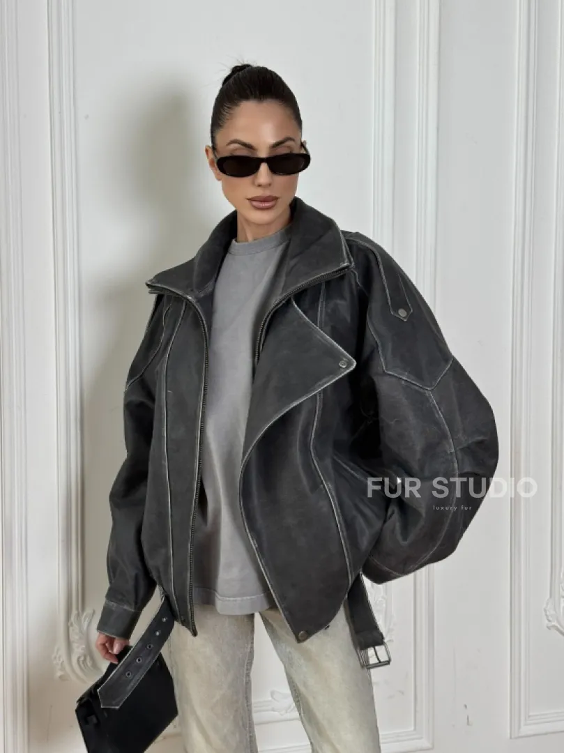 Кожаный женский бомбер Vintage grey с двойным воротником и затертыми швами - фото 11