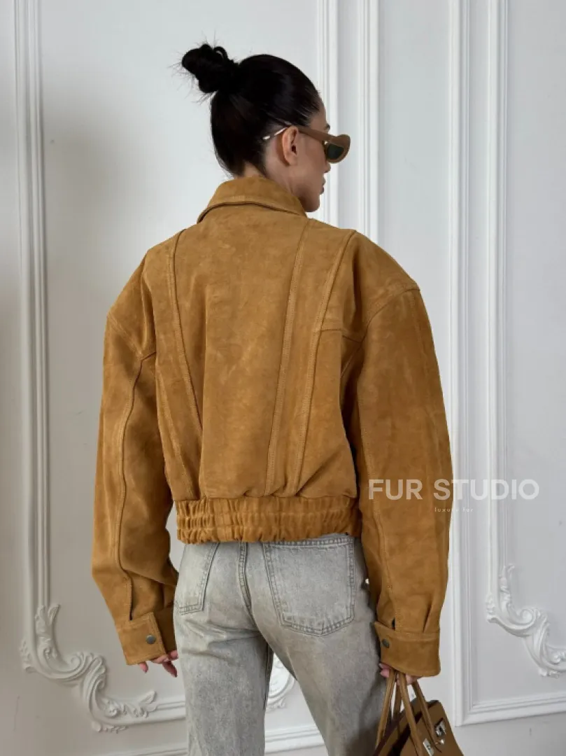 Женская замшевая куртка бомбер Camel  - «High street style» - фото 5