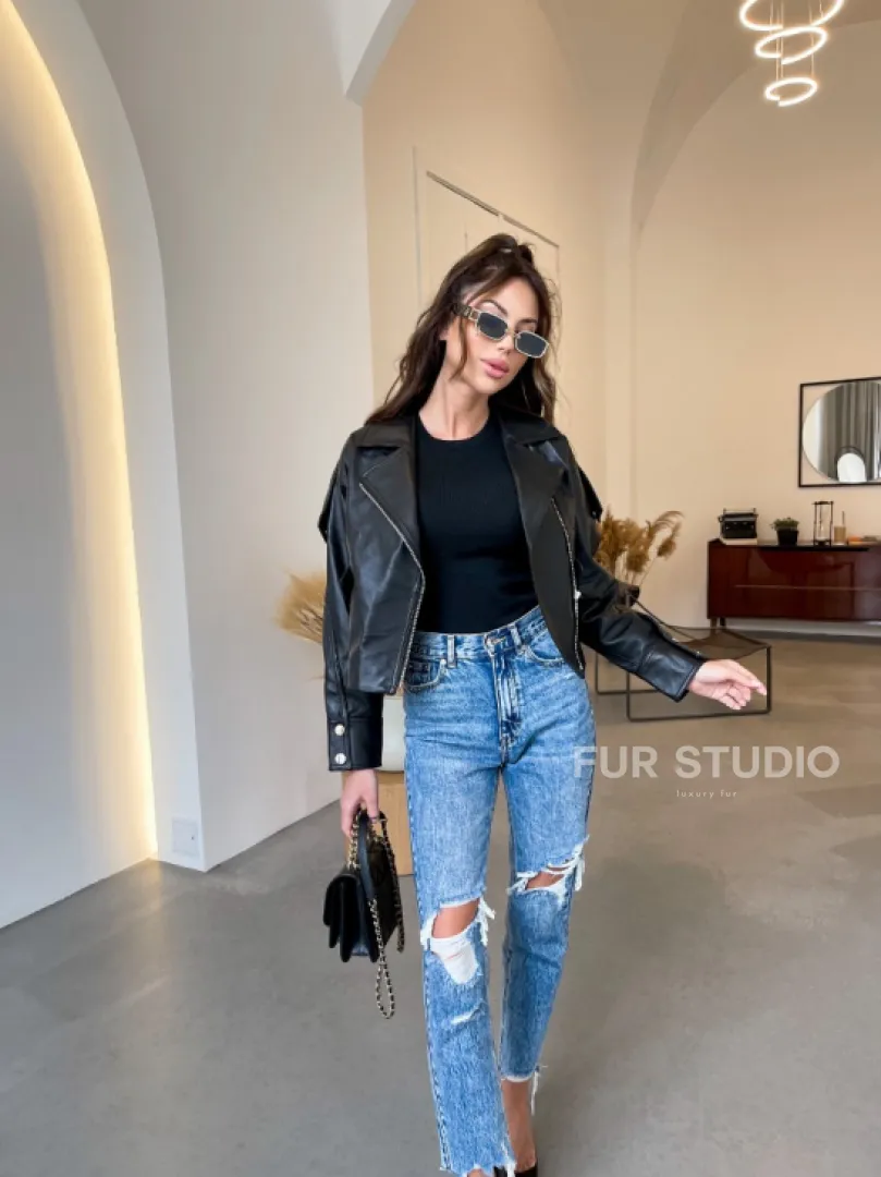 Черная кроп - курточка из натуральной кожи BLACK