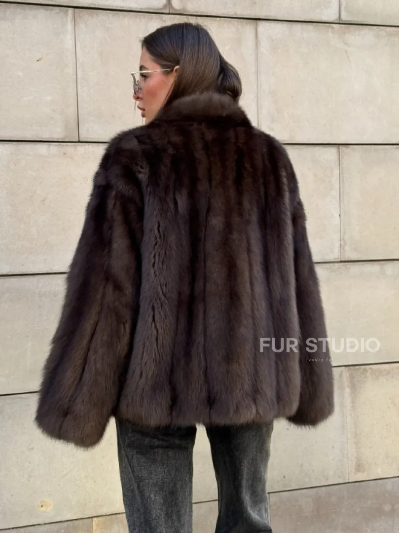 Стильный жакет - полушубок из куницы с V-образным воротником - фото 2