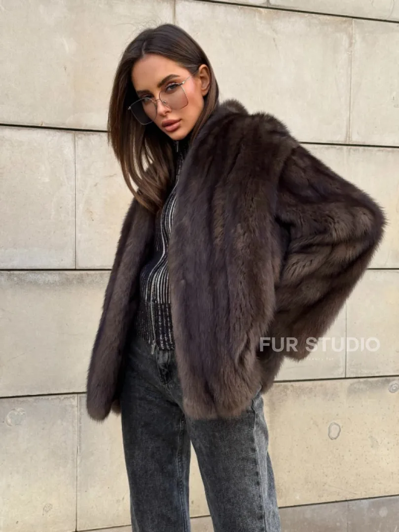 Стильный жакет - полушубок из куницы с V-образным воротником - фото 3